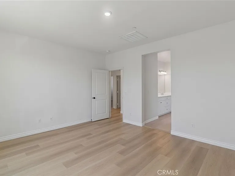 2811 E Kendall Ln — Photo 21