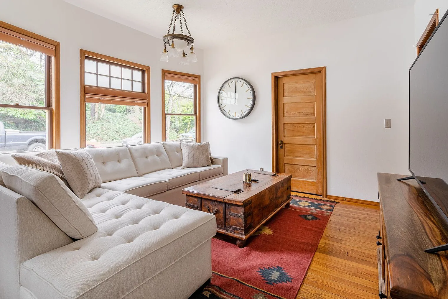 2 bed, 1.0 bath, 1054 sqft, $3,313 — Photo 1