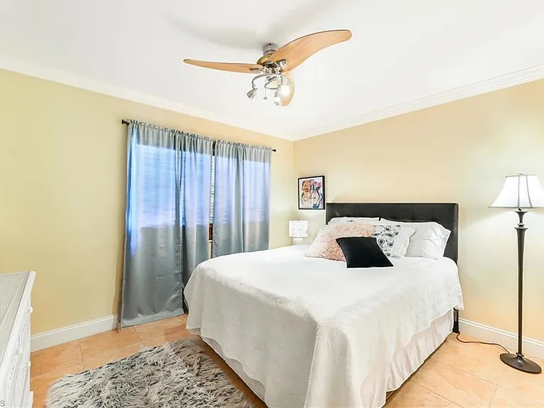 200 Palm Dr #7-R — Photo 11
