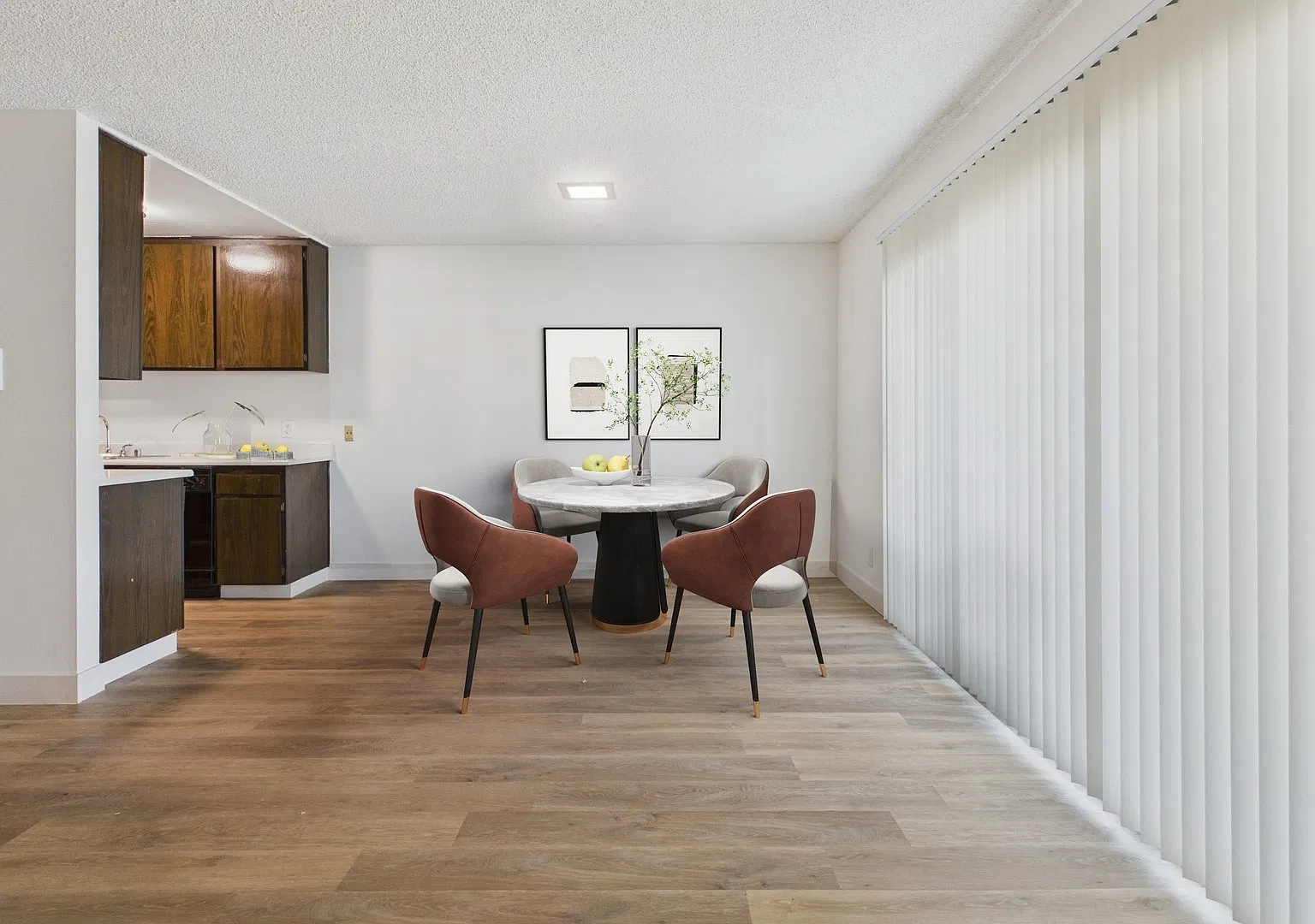 Executive House Apartments — Photo 3