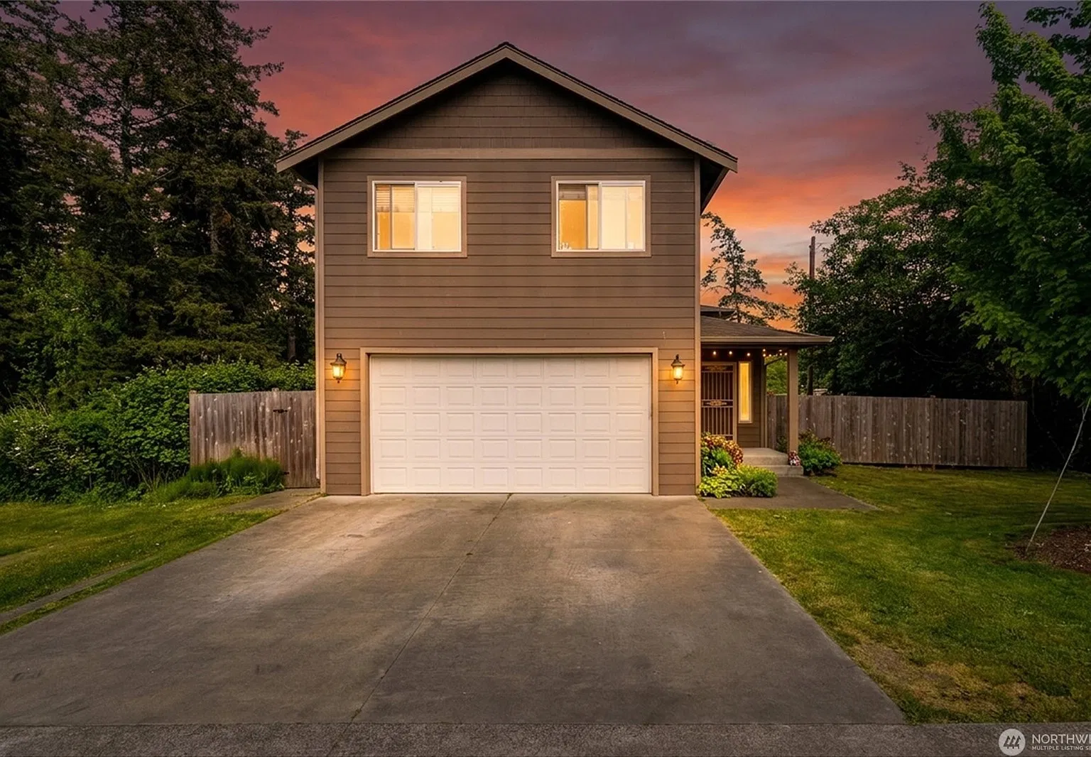 3 bed, 1592 sqft, $2,900 — Photo 1
