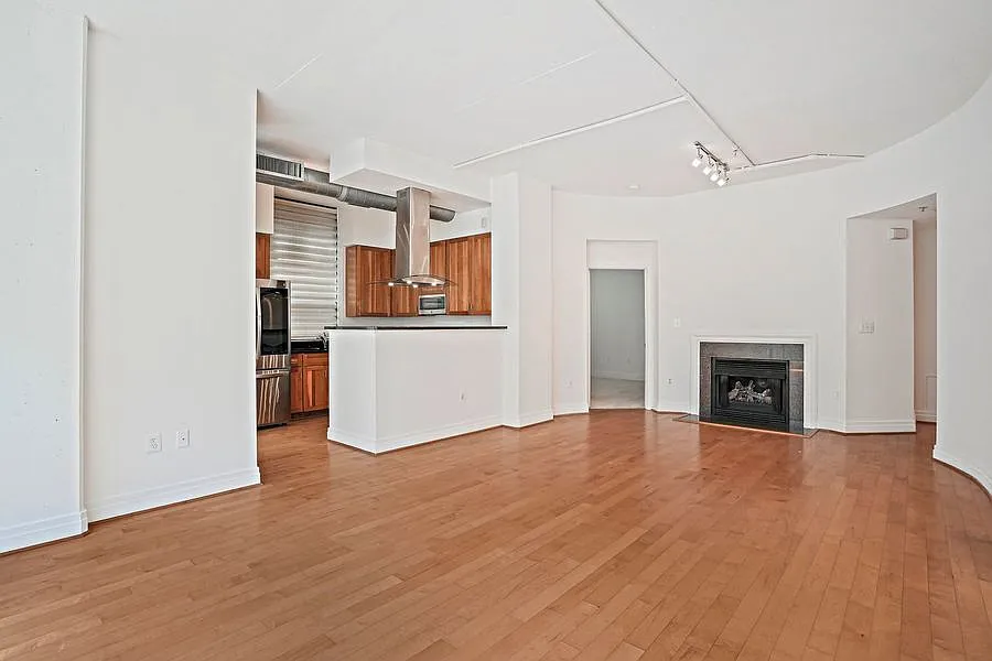 2020 12th St NW #116
