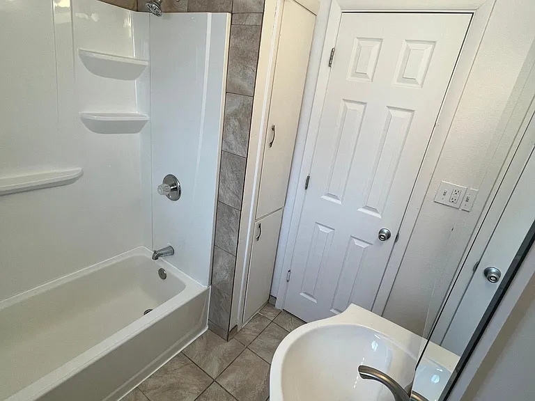 3520 Sheridan Ave — Photo 26