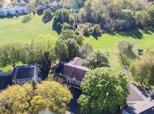 2138 Countryside Cir, Naperville, IL 60565