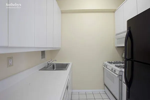 Sold by Sotheby's International Realty | media 7