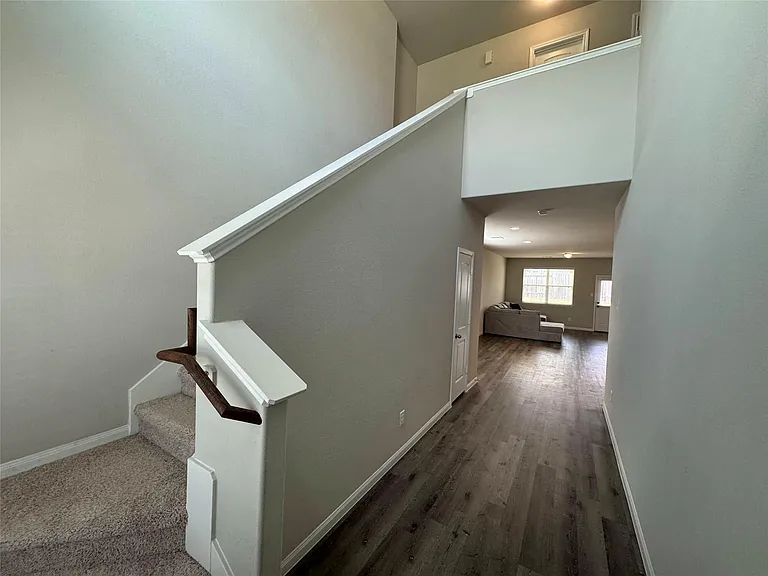 2218 Angie Kaye Dr — Photo 2