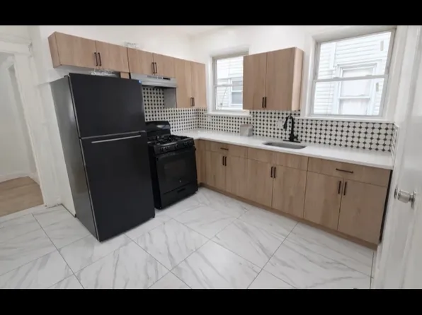 878 S 19th St #1L, Newark, NJ 07108