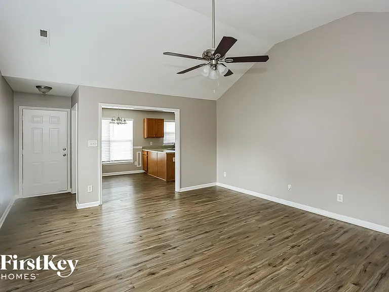 933 Milkwood Ln — Photo 6