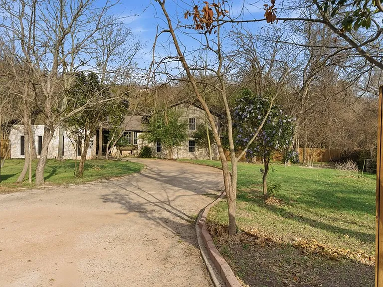 8707 White Cliff Dr — Photo 1