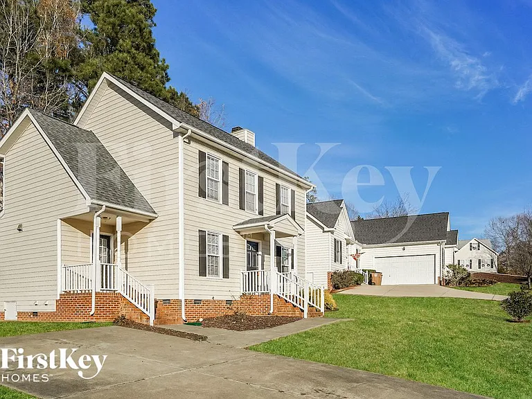 604 Lakeview Ave — Photo 2