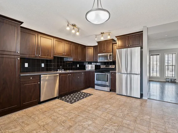 6 Vivian Way, Spruce Grove, AB T7X 0G9