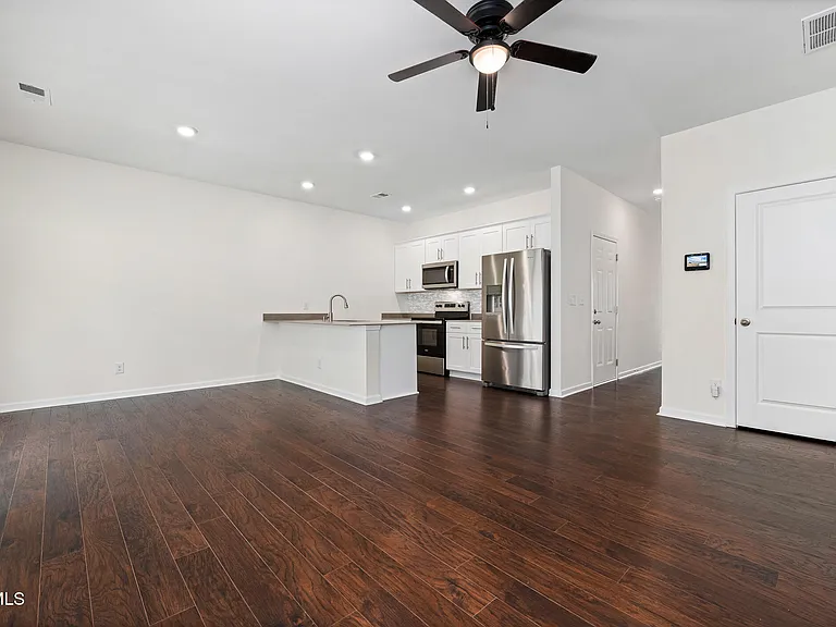 1006 Saylors Pl — Photo 9