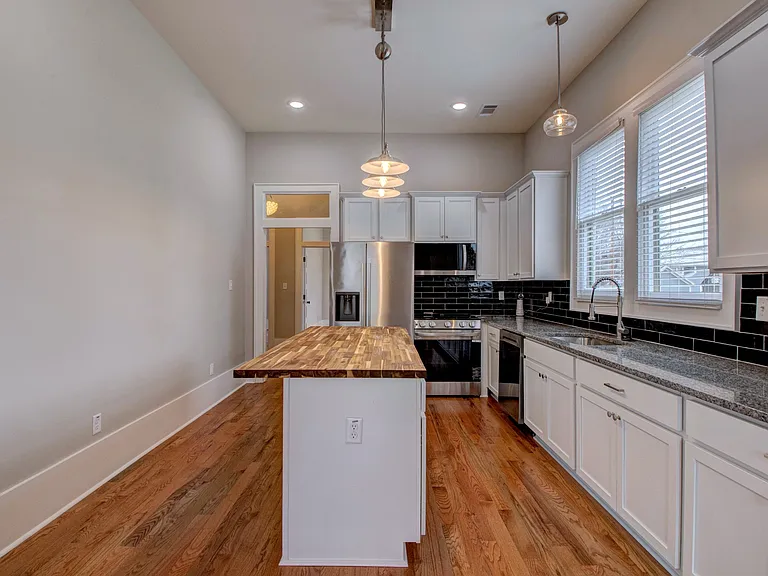 1420 Commerce St — Photo 20
