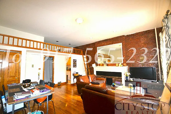 Rented by City Stop Realty | media 8