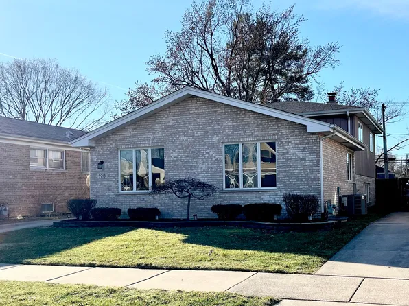 9218 S Albany Ave, Evergreen Park, IL 60805