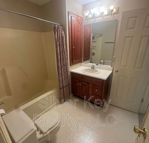 136 S Matlock Ave — Photo 18