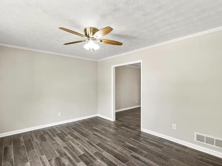 3800 Leisure Ln — Photo 7