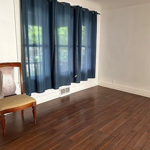 1180 Albert Rd — Photo 17