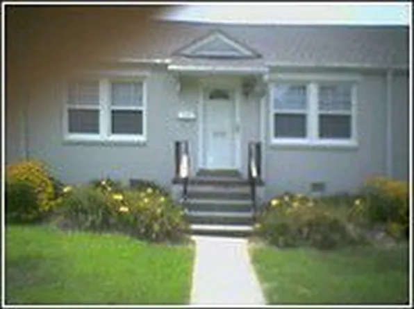 1030 Edgewood Ave, Burlington, NC 27215