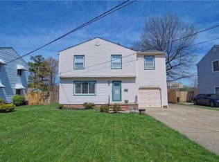 35725 Kilarney Rd, Willoughby, OH 44094