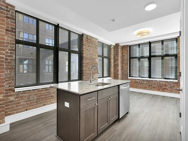 The Residences at Barnett — Photo 39
