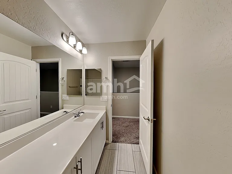 20769 W Thomas Rd — Photo 14