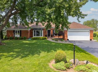 22 Cypress Point, Pekin, IL 61554