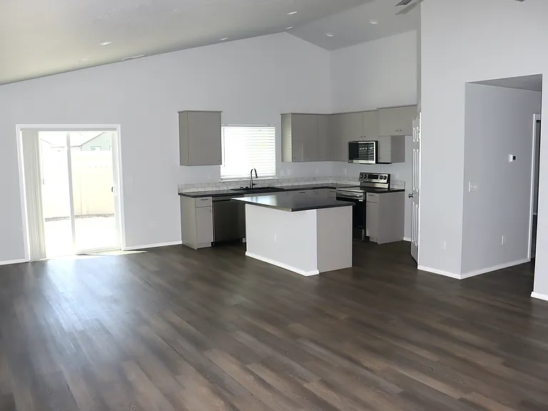 19339 Susquehanna Way — Photo 2