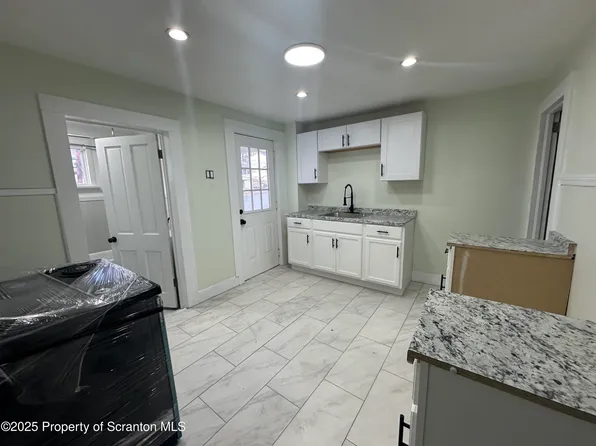 1264 S 6th St #2, Scranton, PA 18504