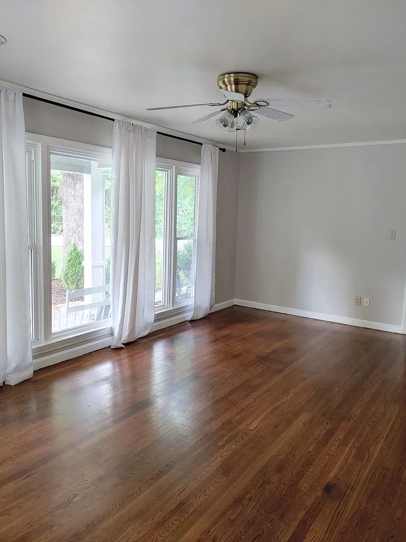 1390 Park Ave — Photo 4