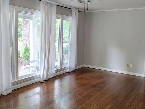 4th image of 1390 Park Ave NW #A