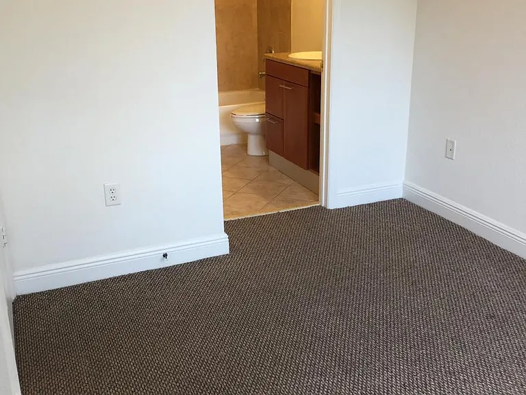 17802 NW 74th Ct — Photo 7