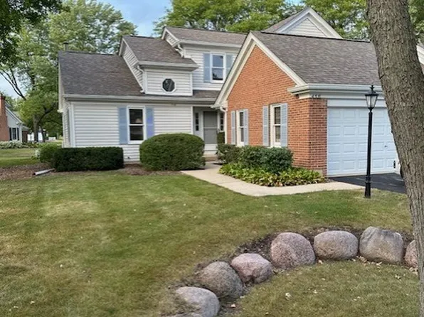 458 Williamsburg Ln, Prospect Heights, IL 60070
