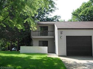 17464 Dunewood Ct UNIT D, Spring Lake, MI 49456