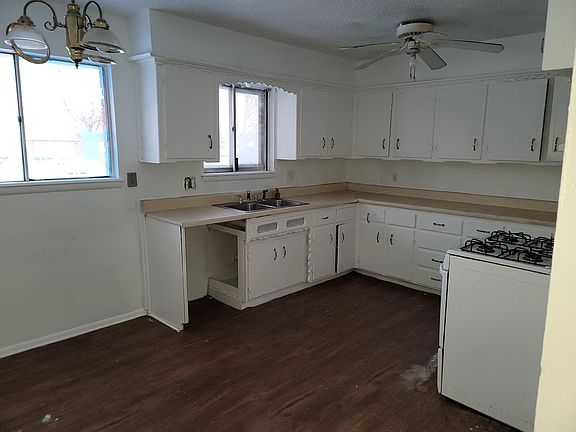 3rd image of 2428 Mansfield Ave