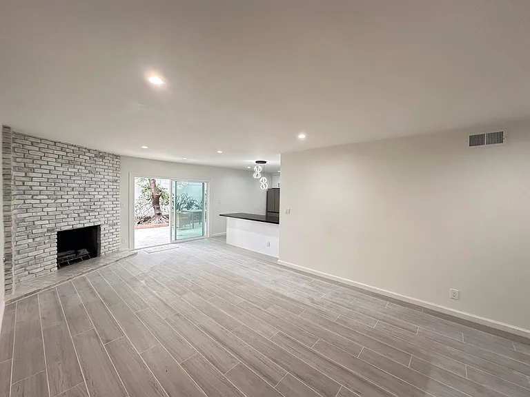 1916 Selby Ave #2 — Photo 5