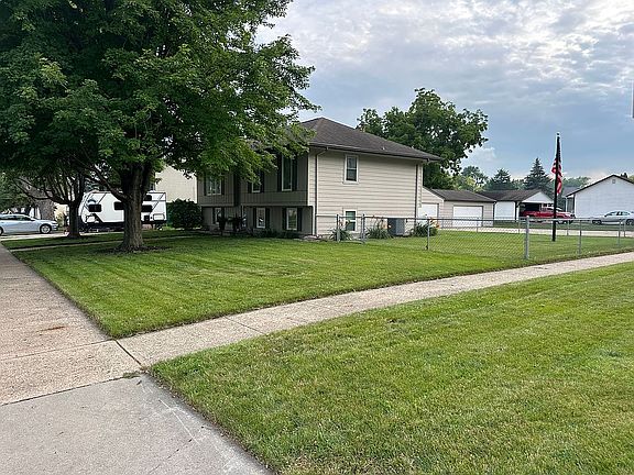 5th image of 304 12th Ave NW