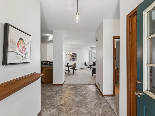 2162 Water Lilly Ln #1002, Saint Paul, MN 55122