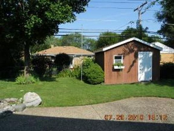 4th image of 7747 N Oconto Ave