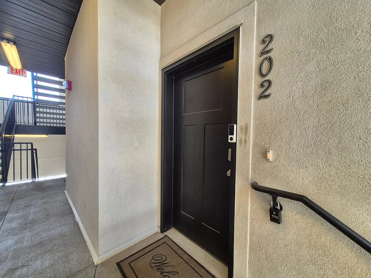 Building Photo - 4683 W Sylvie Ct #202