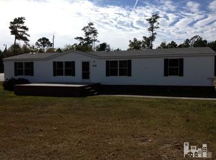 216 Moores Landing Rd, Hampstead, NC 28443