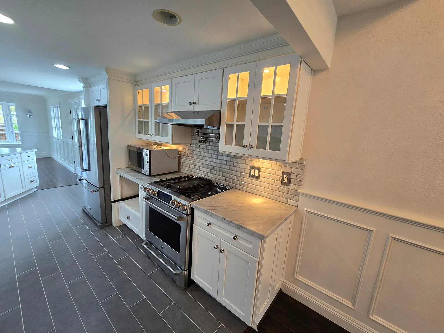 5 bed, 3.5 bath, 2300 sqft, $7,000 — Photo 4
