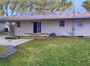 417 Beverly Hills St, Waterloo, IA 50701