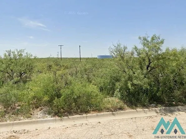 607 S 8th St, Jal, NM 88252