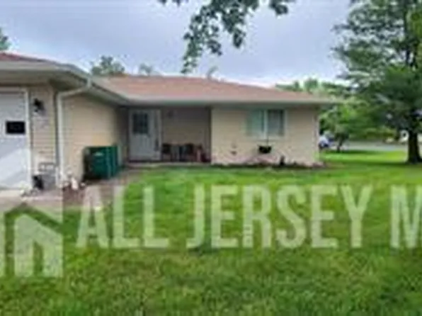 540 Berberis Plz #B, Monroe Township, NJ 08831