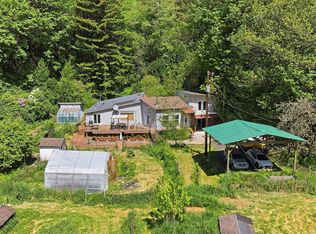 96863 Larson Ln, North Bend, OR 97459