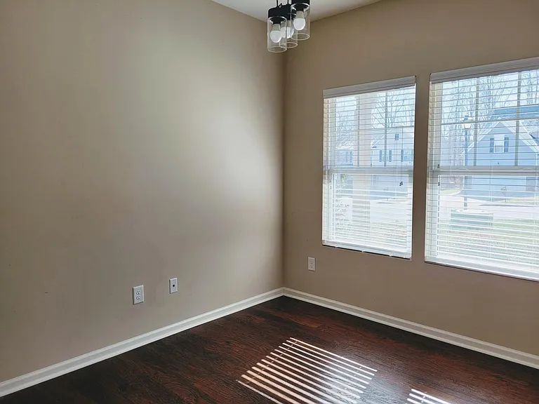 5906 Boxelder Cv — Photo 3