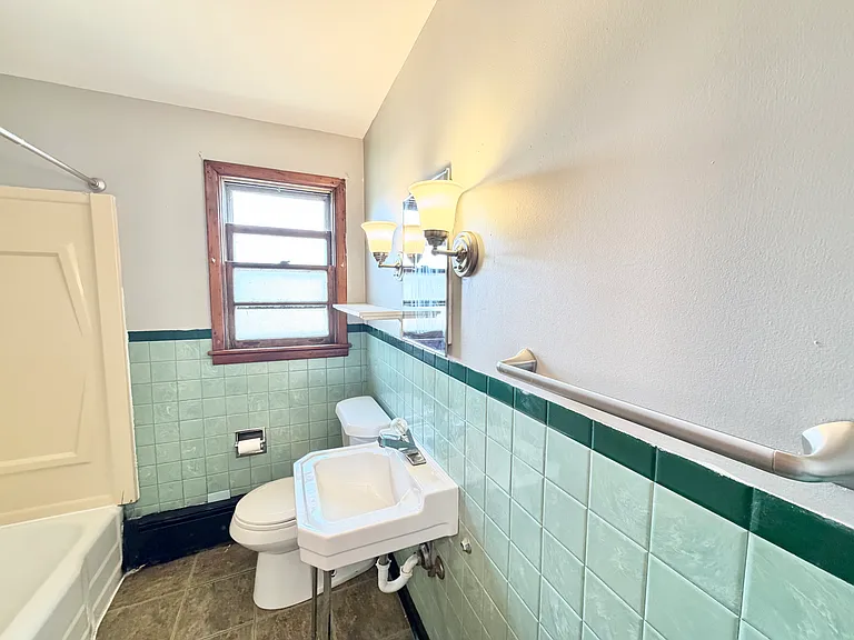 74 Newman St #4 — Photo 11