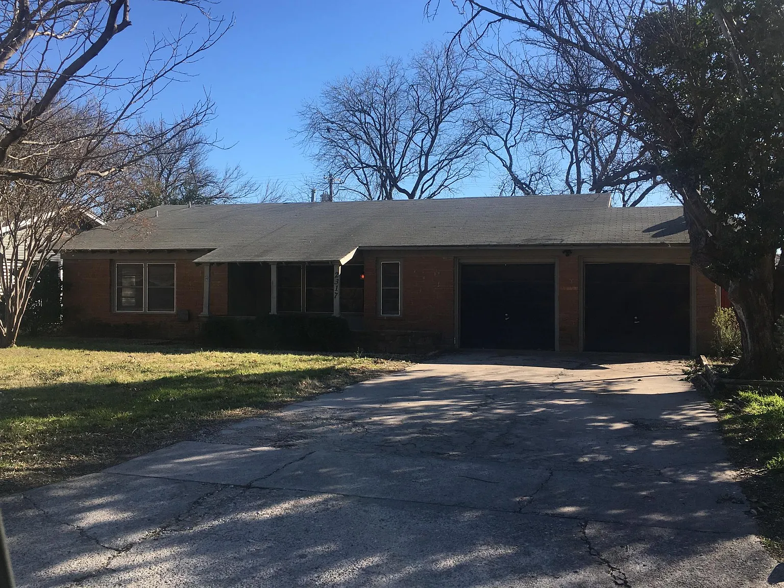 3 bed, 1.5 bath, 1641 sqft, $2,350 — Photo 1