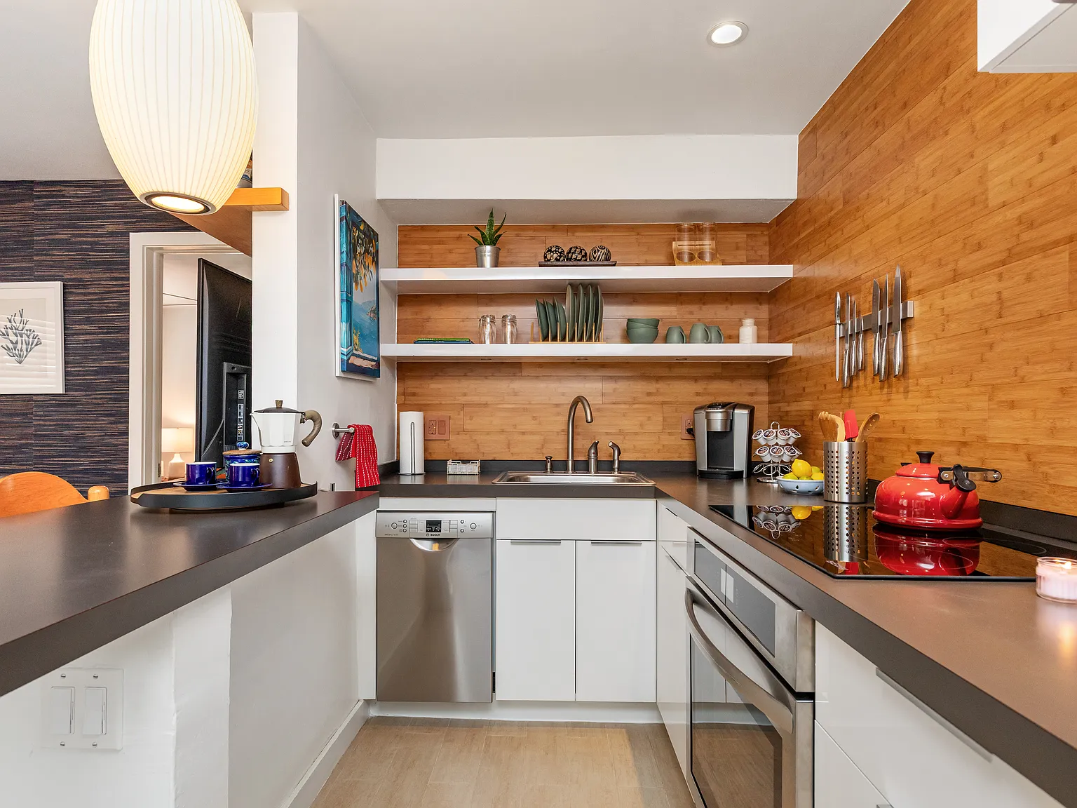 1 bed, 470 sqft, $2,300 — Photo 3